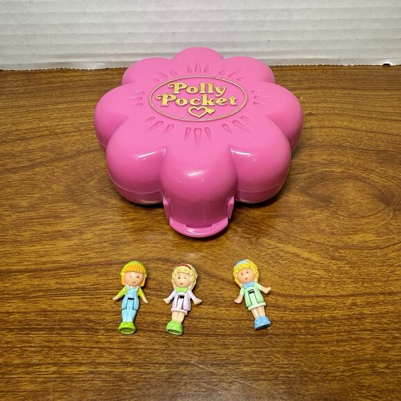 Vintage 1990 Polly Pocket Pink Flower. Mr Fry’s Restaurant & 3 Figures - Picture 1 of 3